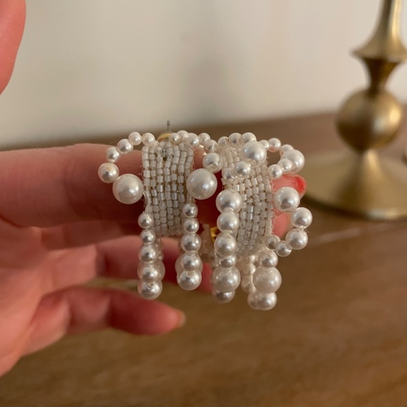 A.B. Ellie Pearl Drew Hoops - Picture 10 of 10